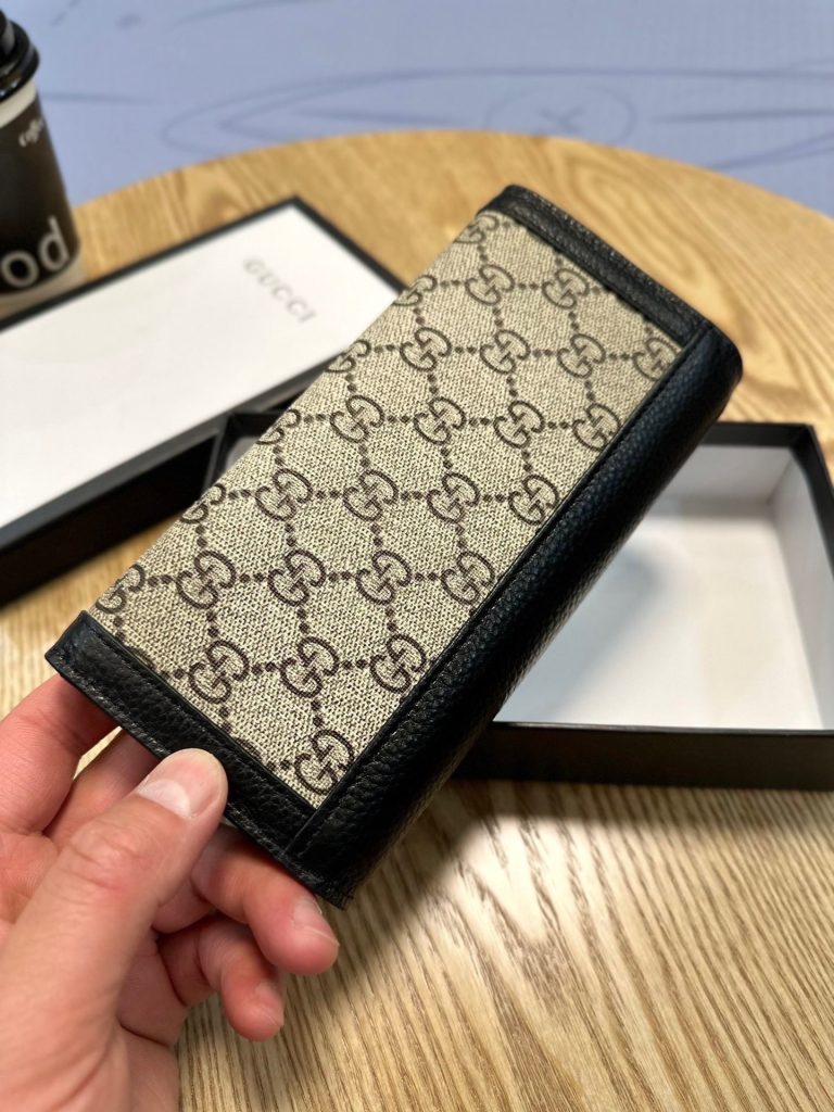 GUCCI グッチ 2つ折り財布 ロゴ柄 黒 19x10cm - 画像 3