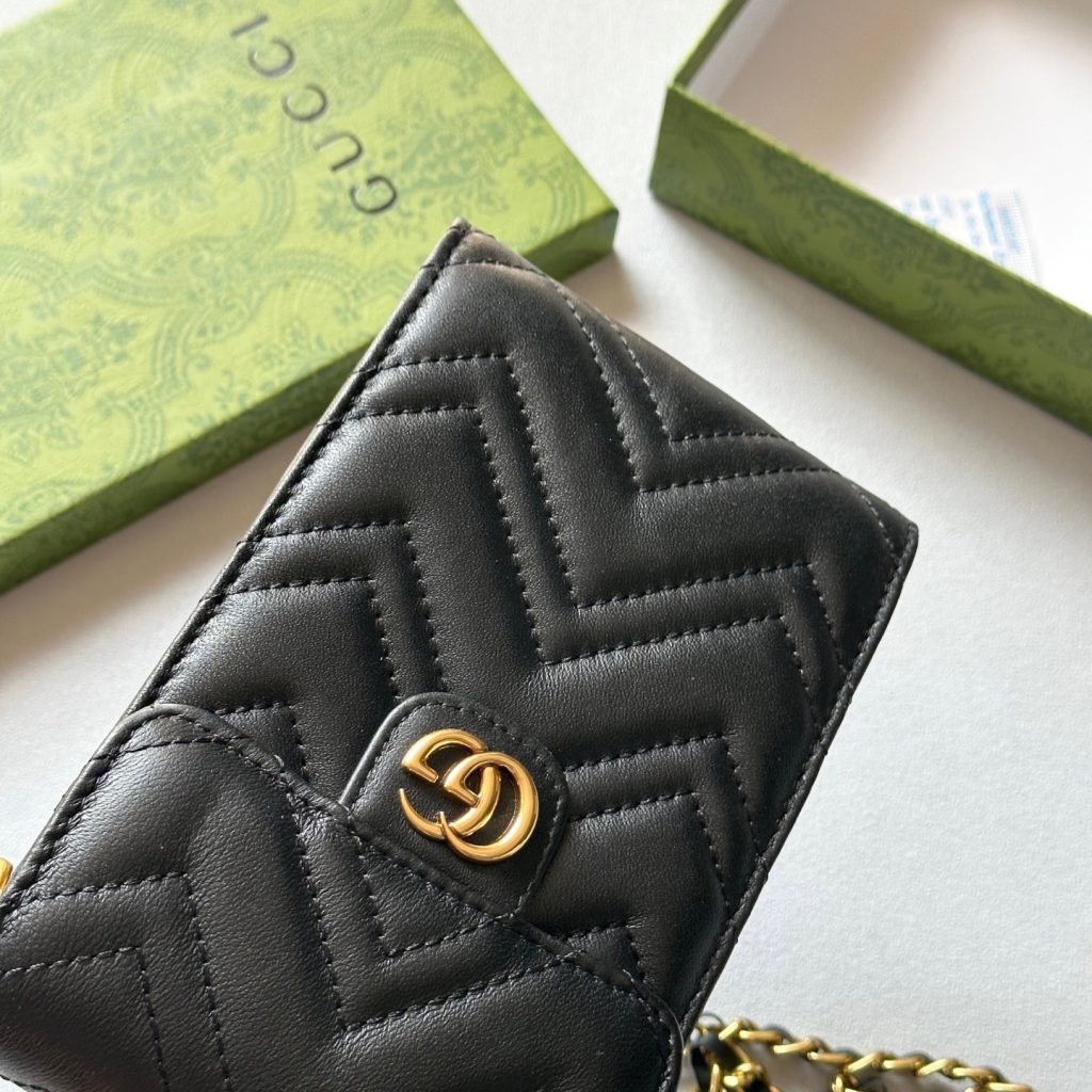 GUCCI グッチ ピンク マルチポーチ チェーン付 黒色 - 画像 5