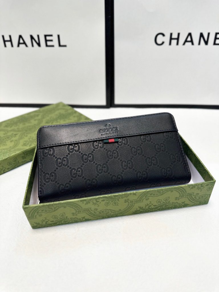 GUCCI グッチ エンボスドウォレット メンズ 本革 21x11cm 黒 - 画像 2