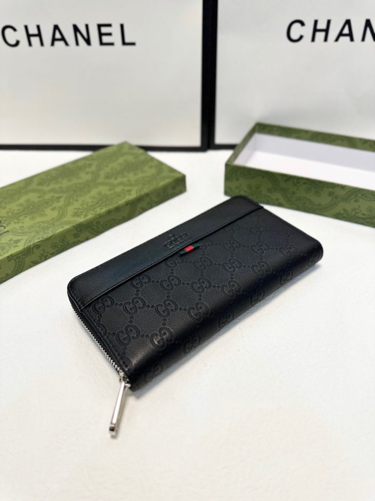 GUCCI グッチ エンボスドウォレット メンズ 本革 21x11cm 黒 - 画像 3