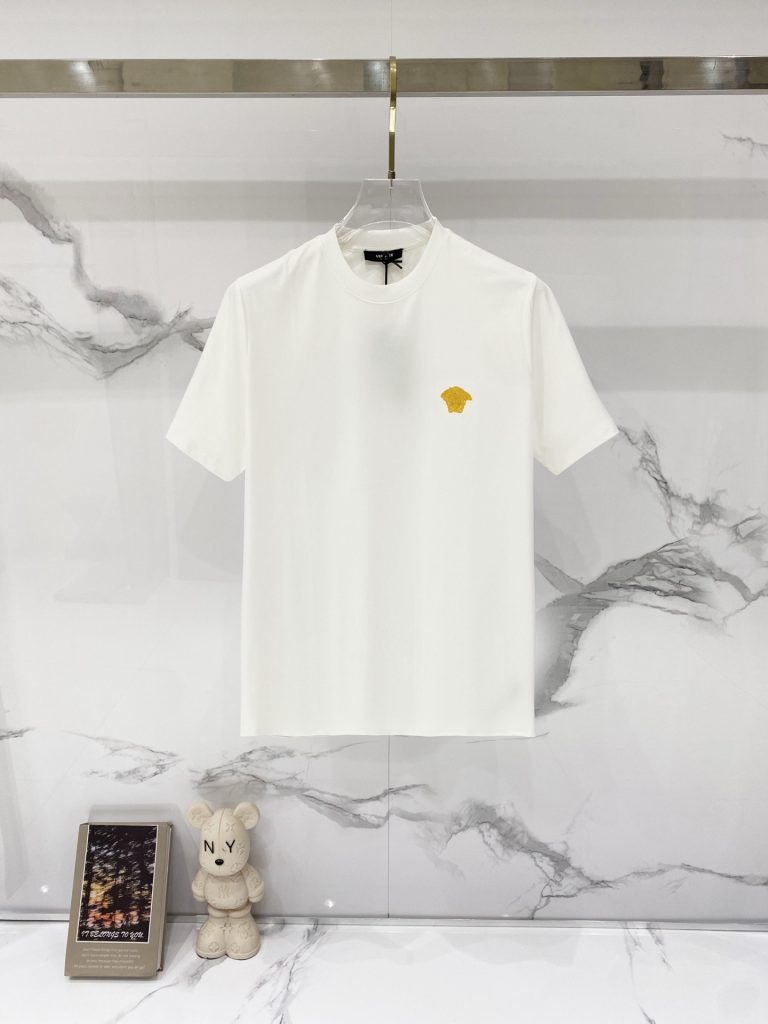 街歩き目線で見るブランドアイテムのTシャツの印象
