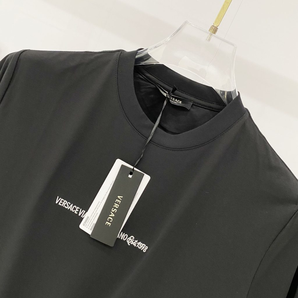 VERSACE/ヴェルサーチ 100%コットンTシャツ メデューサロゴ刺繍 黒 - 画像 4