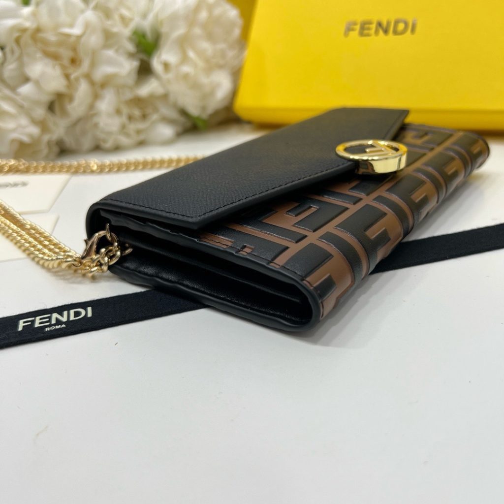 FENDI バッグ コピー ミニショルダーバッグ フェンディ ロゴ柄 チェーン付き 黒茶 - 画像 5