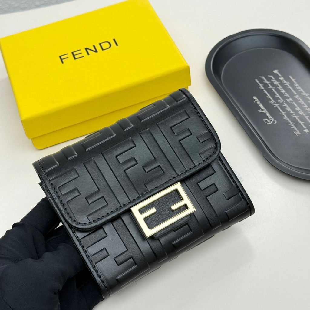 FENDI コピー ミニ財布 フェンディ ロゴプレス 黒 レディース - 画像 2