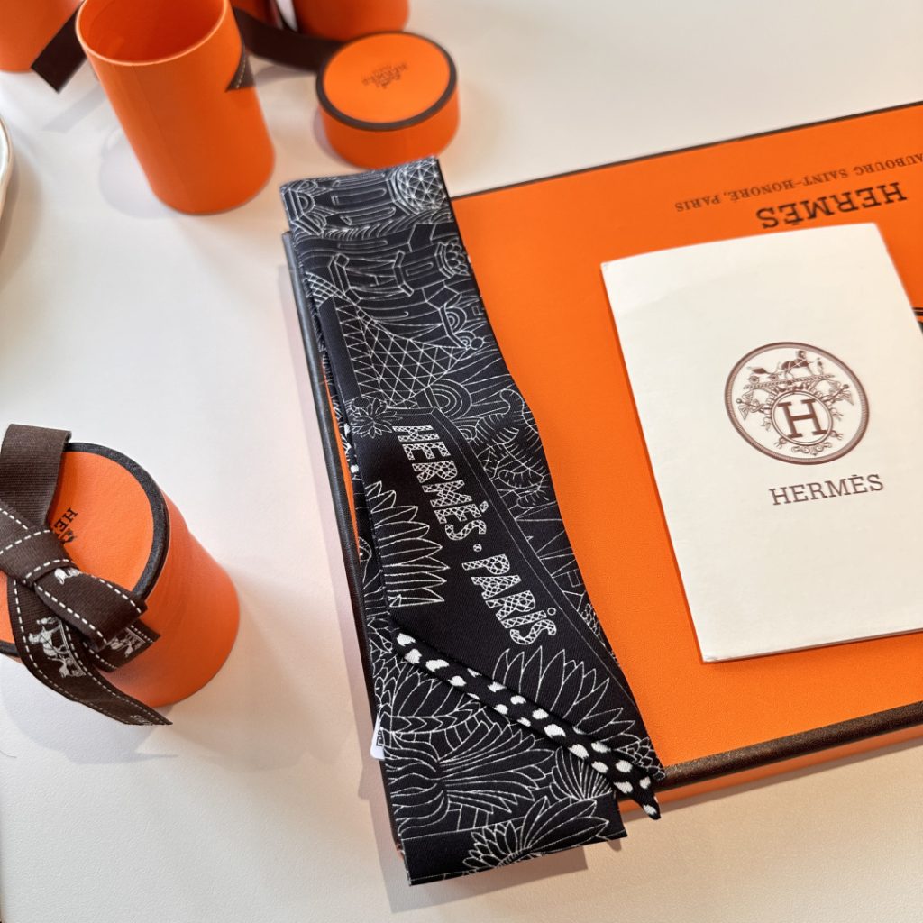 エルメス　Hermes Twilly　ツイリー　スカーフ　レディーススカーフ　Scarf　可愛い　3点 - 画像 6
