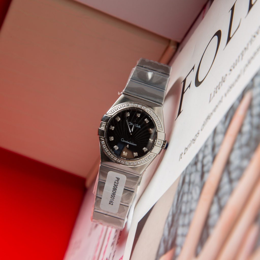 オメガ コピー 時計 レディース ホワイトゴールド ブラック文字盤 27mm ジュエリー風 - 画像 4