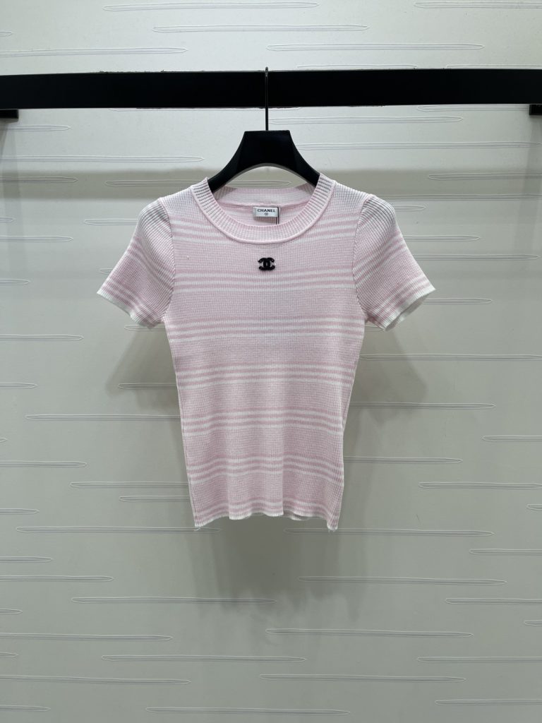 CHANEL コピー ニットTシャツ 撞色ストライプ ロゴ刺繍 丸首 半袖 シルエット 3色展開