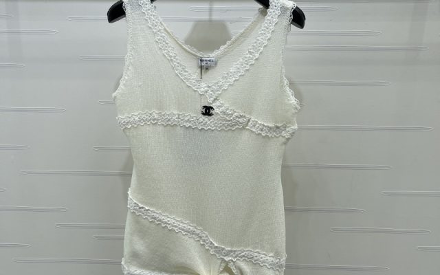 CHANEL ニット カットソー コピー レース拼接Vネック バックリボンデザイン 白 1色 - 画像 1