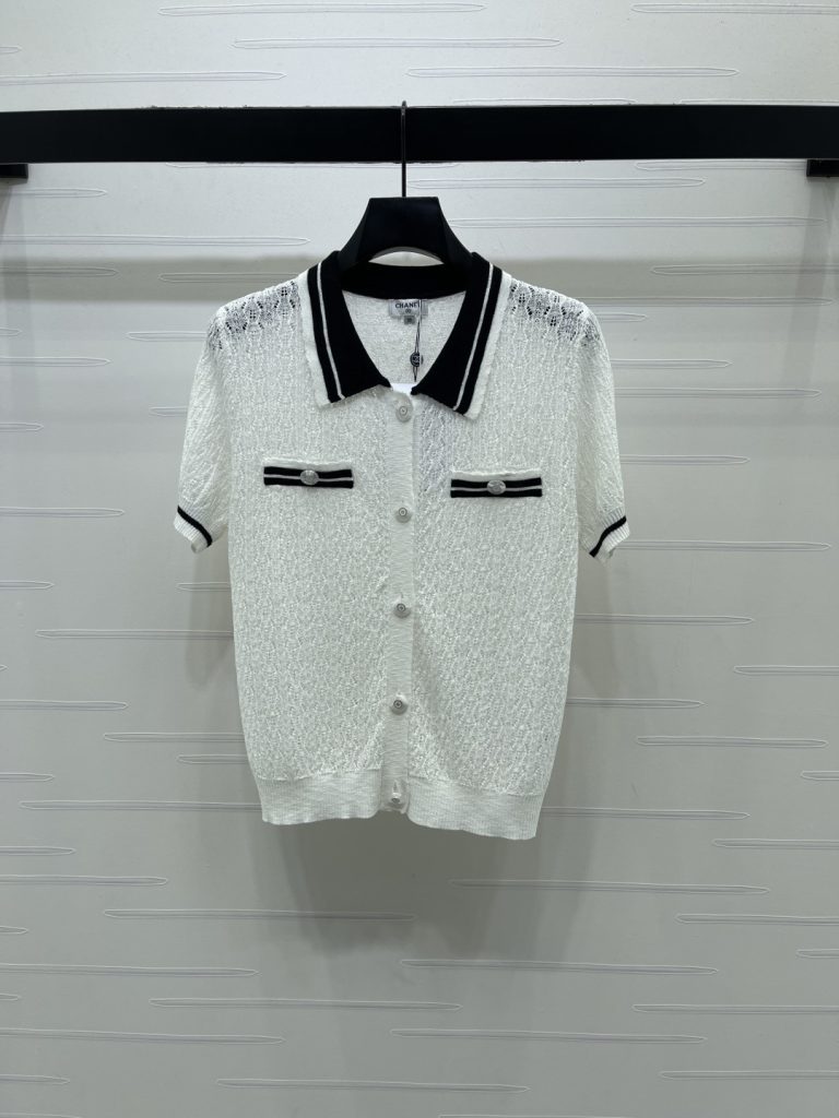 CHANEL ニットシャツ コピー 半開襟 ポロカラータイプ 翻領 半袖 ニット 半袖シャツ ポケット付き 白/ブルー 2色展開 - 画像 2