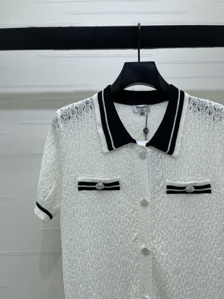 CHANEL ニットシャツ コピー 半開襟 ポロカラータイプ 翻領 半袖 ニット 半袖シャツ ポケット付き 白/ブルー 2色展開 - 画像 3