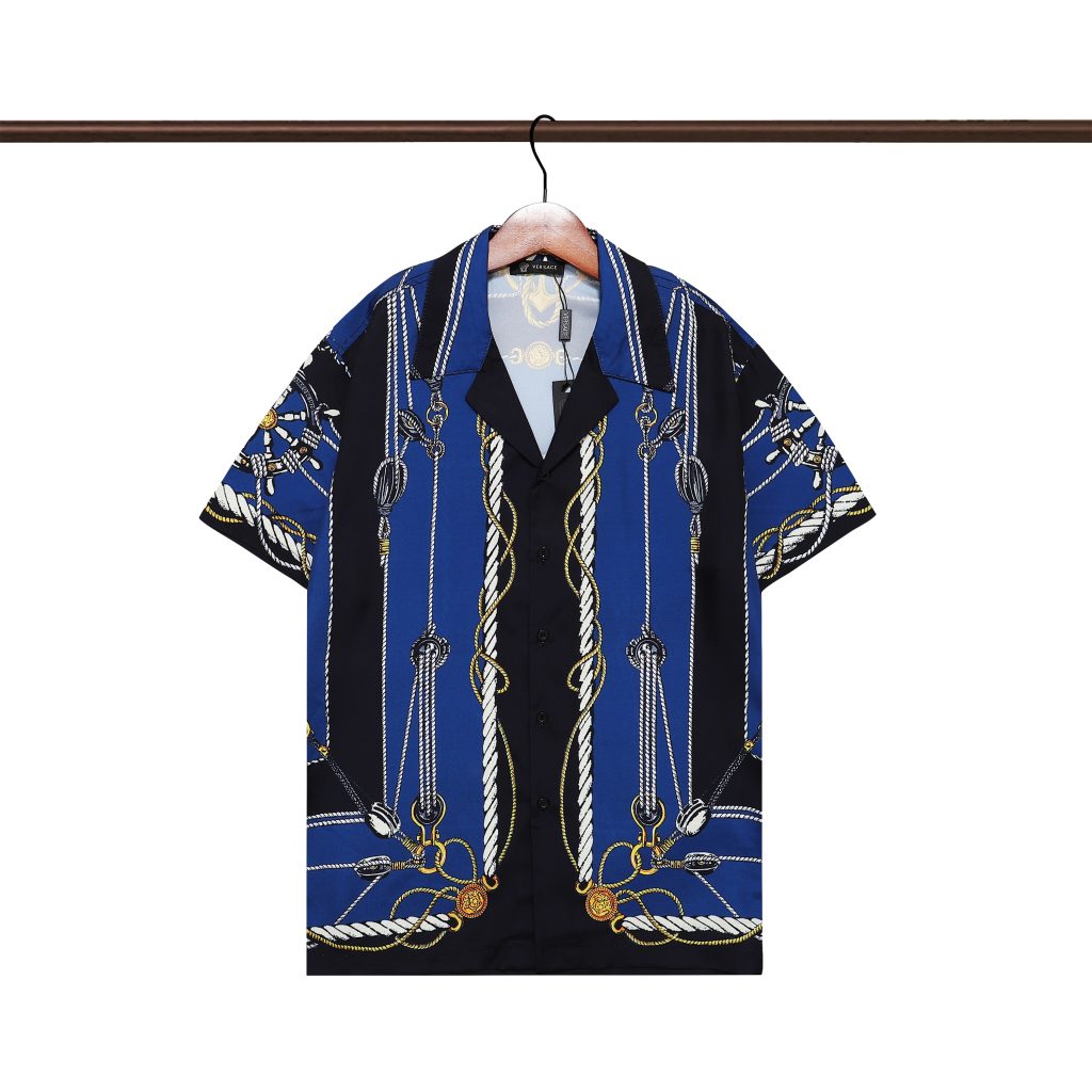 ヴェルサーチ　Versace　セットアップ　ポロシャツ　上下2点セット　メンズ服　半袖Ｔシャツと半ズボン/ショートパンツ　カジュアルウェア　メンズセット - 画像 2