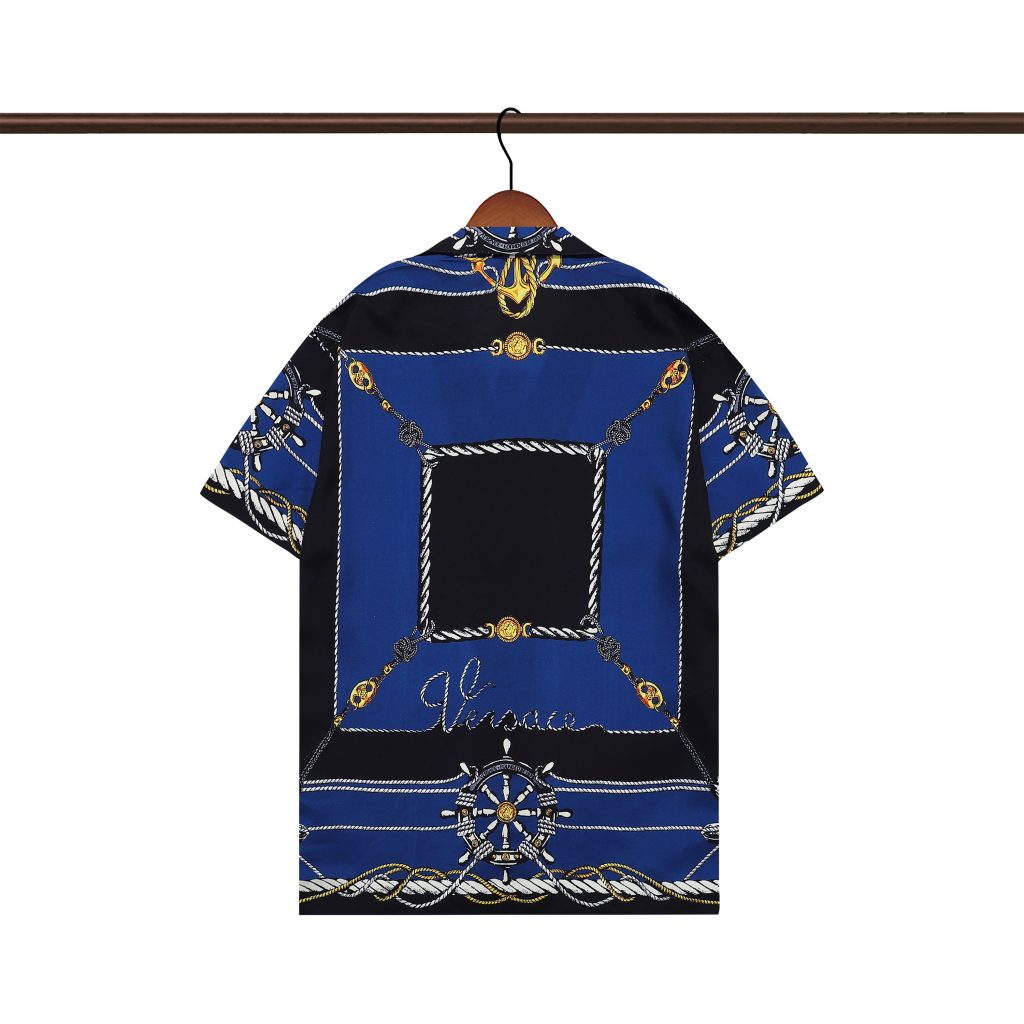 ヴェルサーチ　Versace　セットアップ　ポロシャツ　上下2点セット　メンズ服　半袖Ｔシャツと半ズボン/ショートパンツ　カジュアルウェア　メンズセット - 画像 3