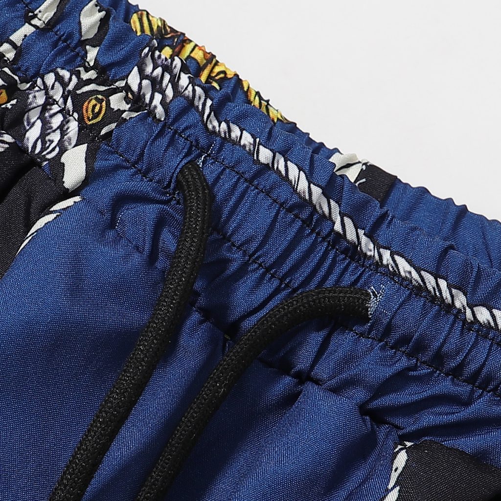 ヴェルサーチ　Versace　セットアップ　ポロシャツ　上下2点セット　メンズ服　半袖Ｔシャツと半ズボン/ショートパンツ　カジュアルウェア　メンズセット - 画像 7