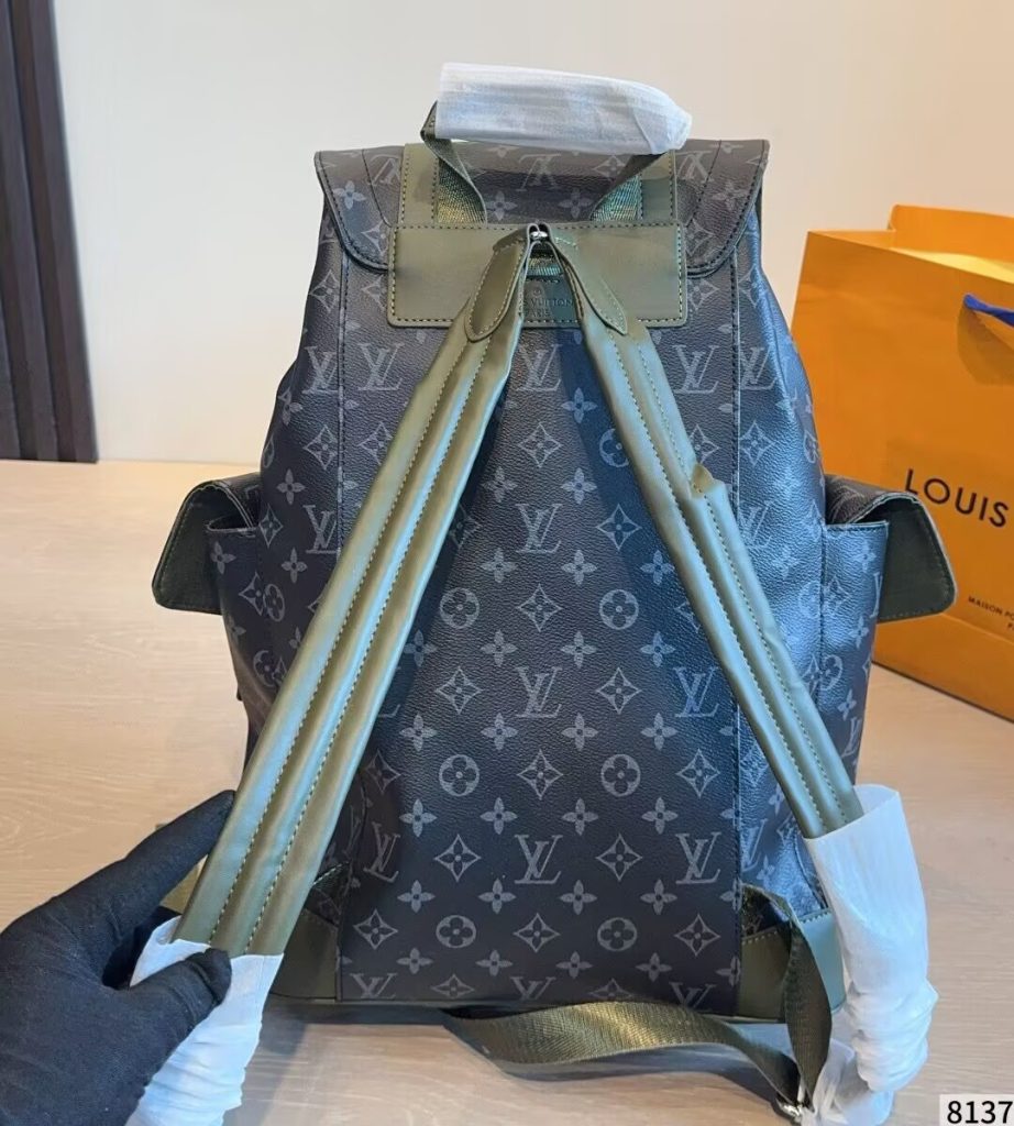 新品 ルイヴィトン LOUIS VUITTON バッグ｜買い物の日にMMサイズを日常目線で確認 - 商品画像 4