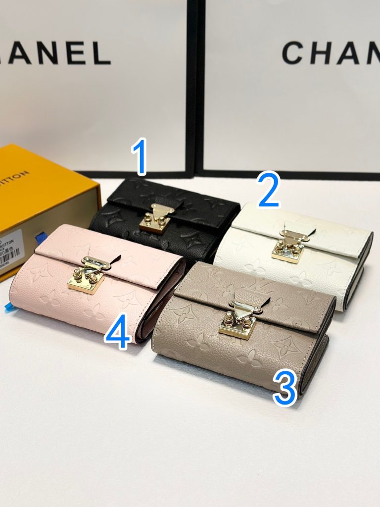 ルイ・ヴィトン モノグラム キャンバス 長財布|モノグラムとギフトでの上品さを写真で確認 - 商品画像 1