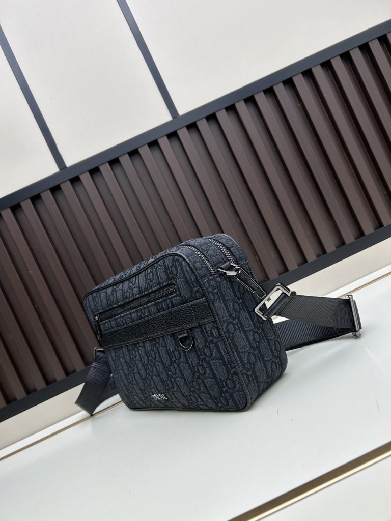 Dior モノグラム バッグ｜週末の外出に見るポイント - 商品画像 3