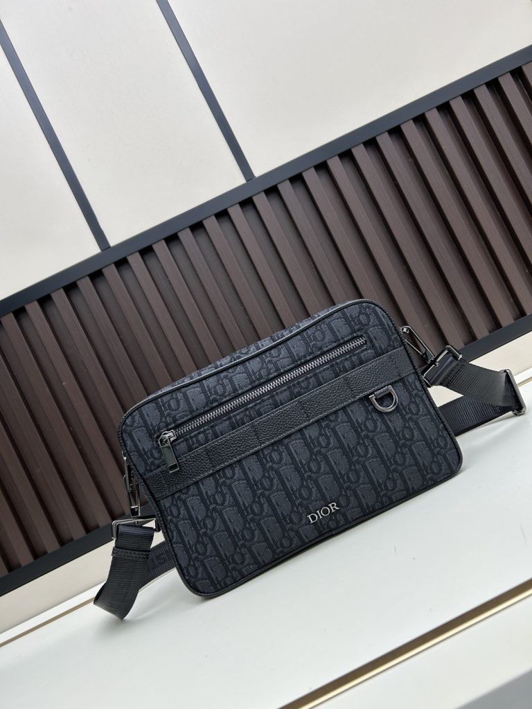 Dior モノグラム バッグ｜週末の外出に見るポイント - 商品画像 1