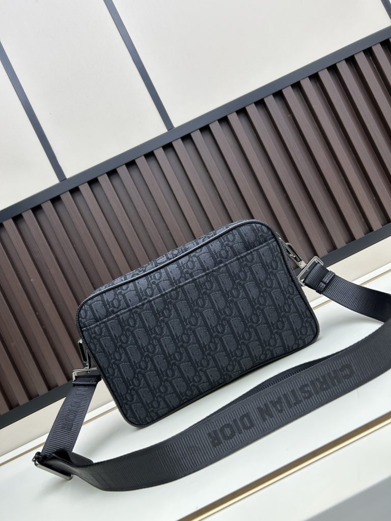 Dior モノグラム バッグ｜週末の外出に見るポイント - 商品画像 2
