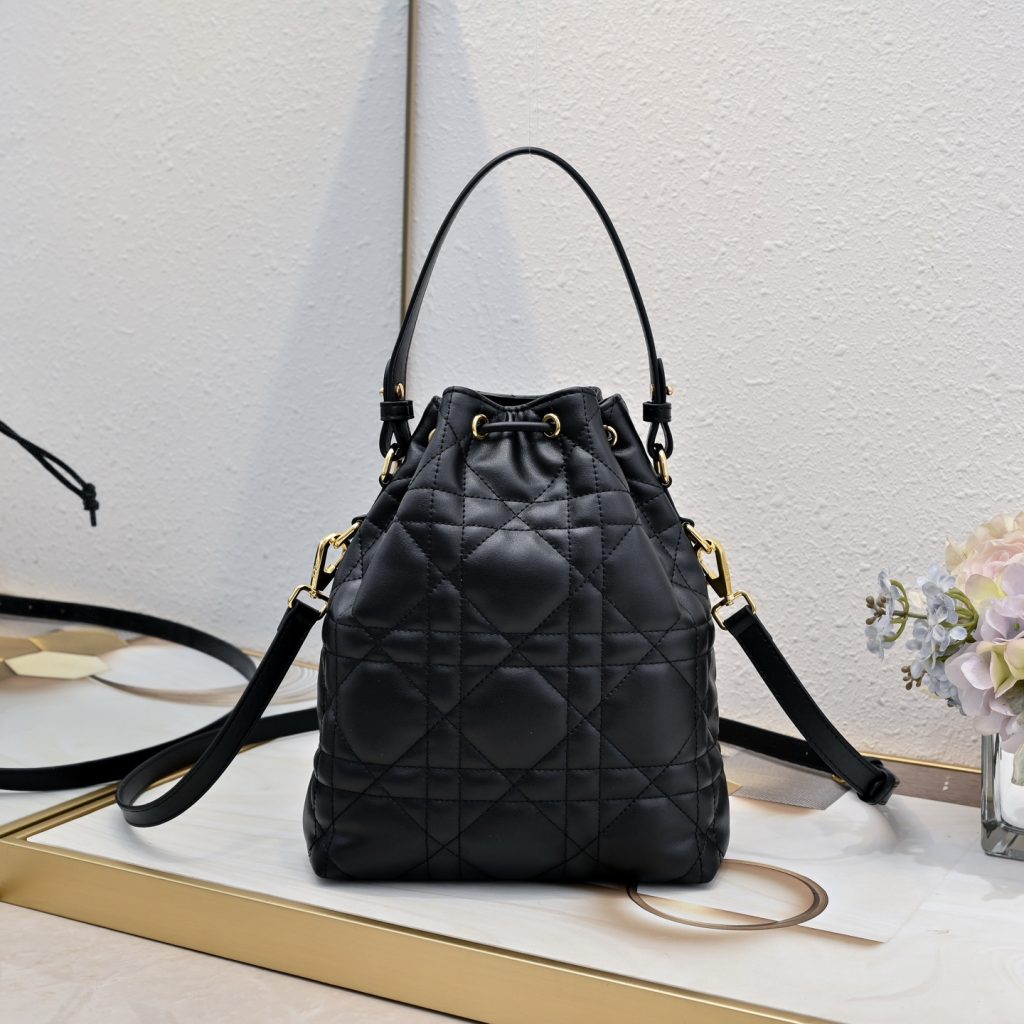 ディオール　Dior Caro バケットバッグ スモール　大人かわいいレディースバッグ　ショルダーバッグ　ハンドバッグ　斜め掛けバッグ　バケットバッグ　巾着バッグ - 画像 6