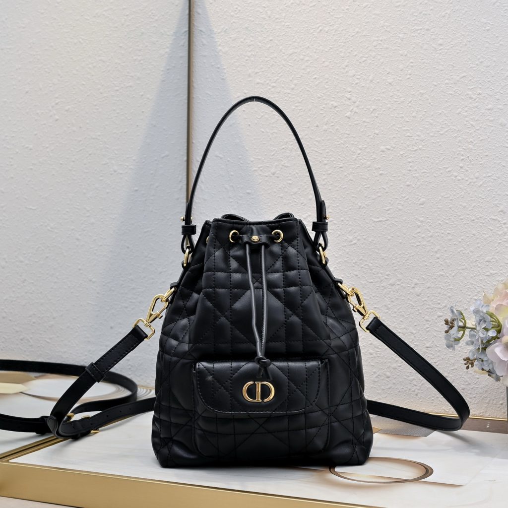 ディオール　Dior Caro バケットバッグ スモール　大人かわいいレディースバッグ　ショルダーバッグ　ハンドバッグ　斜め掛けバッグ　バケットバッグ　巾着バッグ - 画像 4
