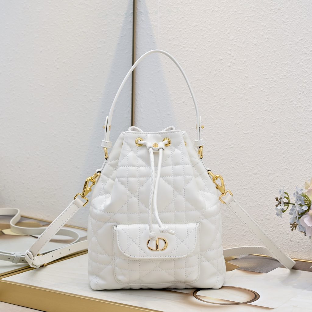 ディオール　Dior Caro バケットバッグ スモール　大人かわいいレディースバッグ　ショルダーバッグ　ハンドバッグ　斜め掛けバッグ　バケットバッグ　巾着バッグ - 画像 2