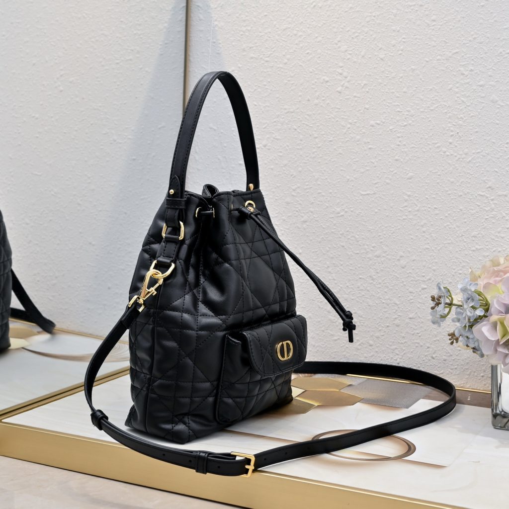 ディオール　Dior Caro バケットバッグ スモール　大人かわいいレディースバッグ　ショルダーバッグ　ハンドバッグ　斜め掛けバッグ　バケットバッグ　巾着バッグ - 画像 5