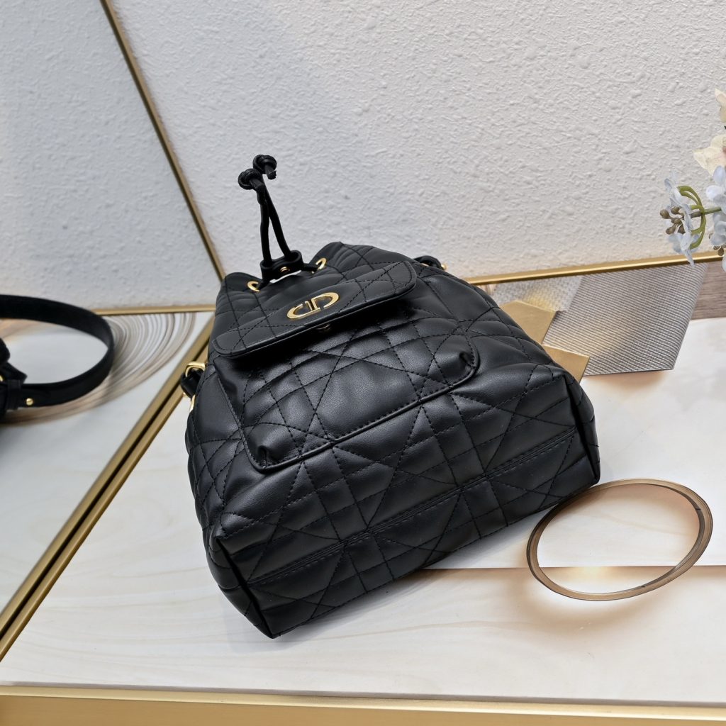 ディオール　Dior Caro バケットバッグ スモール　大人かわいいレディースバッグ　ショルダーバッグ　ハンドバッグ　斜め掛けバッグ　バケットバッグ　巾着バッグ - 画像 7