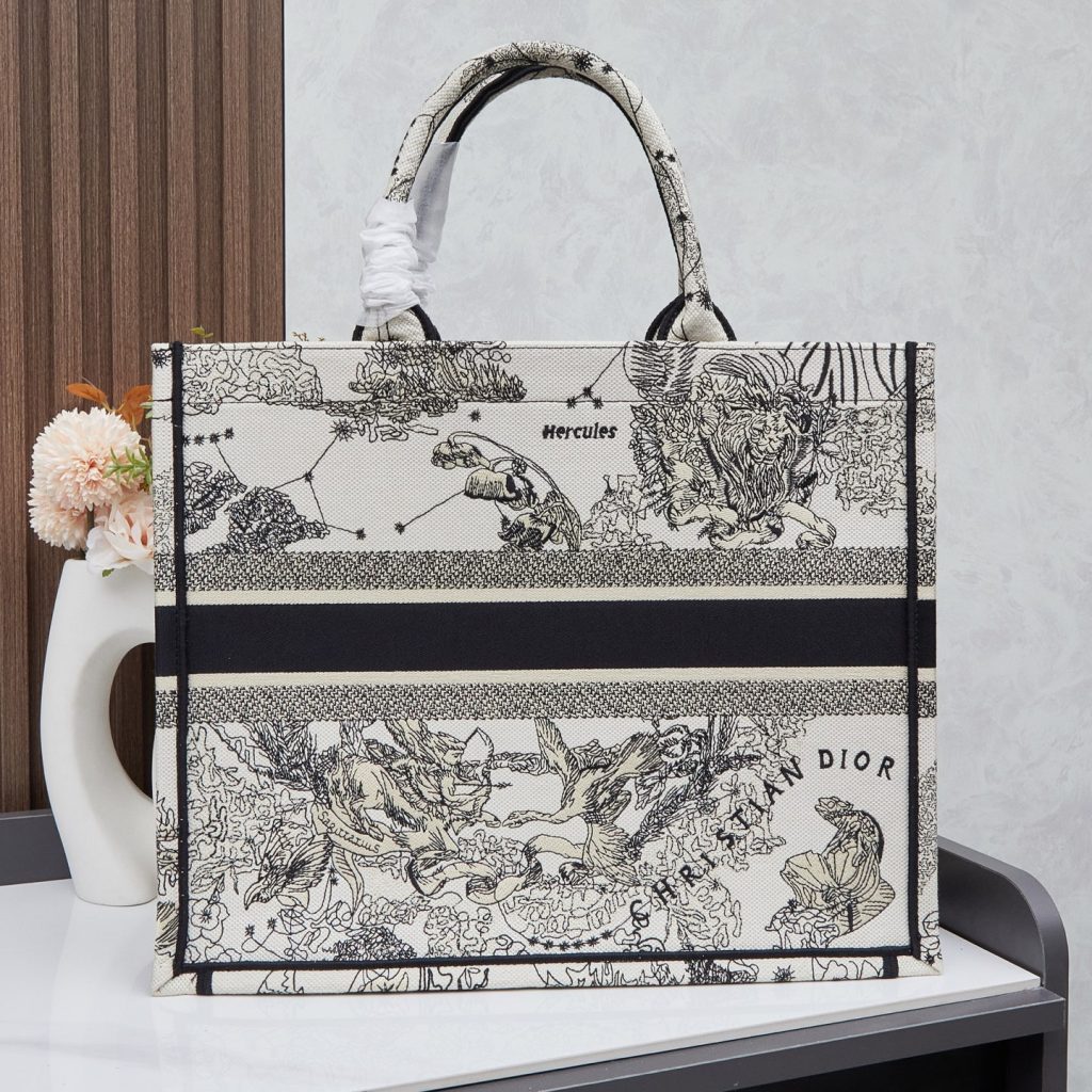 ディオール人気バッグ　 Dior　ブックトート　Book Tote　トートバッグ　ミディアム/ラージ　刺繍　レディースバッグ　キャンバス ナチュラル　ブラック - 画像 4