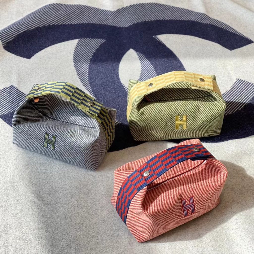 新作　Hermes　エルメス　H NATTE 　ブリッドアブラックGM/PM　 ポーチ　Hナッテ　クラッチバッグ　レディースバッグ　3色 - 画像 2