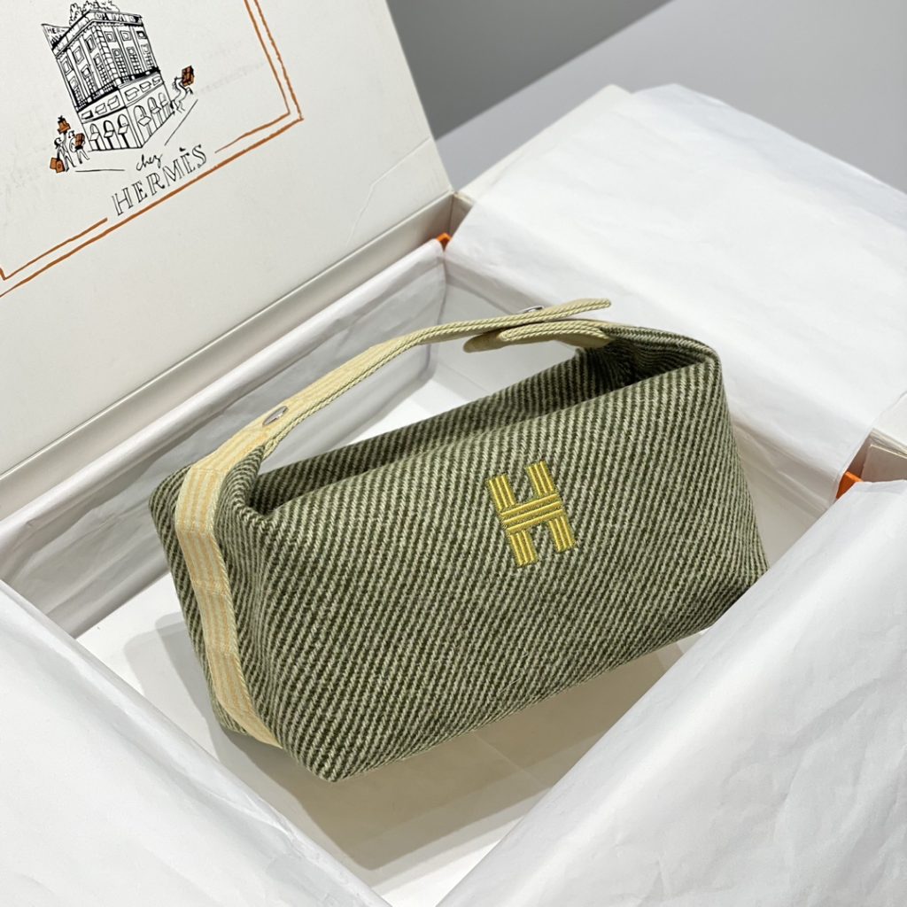 新作　Hermes　エルメス　H NATTE 　ブリッドアブラックGM/PM　 ポーチ　Hナッテ　クラッチバッグ　レディースバッグ　3色 - 画像 4