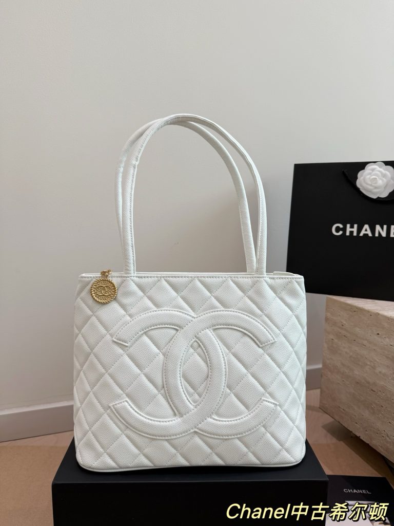 シャネル CHANEL レディースバッグ キャビアスキン｜通勤の日に持ち方を購入前に確認 - 商品画像 4