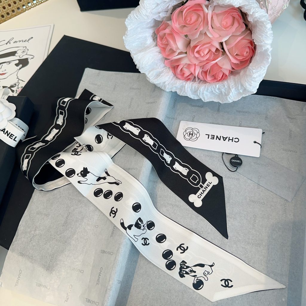 美品　シャネル　CHANEL♡合わせやすい　細長スカーフ　ツイリー　レディース　多用途スカーフ　ヘアバンド　犬 DOG　2色 - 画像 4