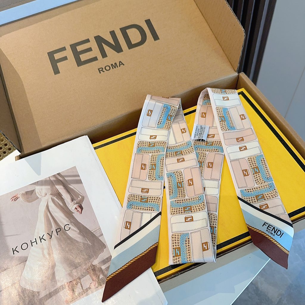 FENDI　フェンディ　ラッピー　マンマバゲット柄　レディース　マルチカラーシルク　バンドゥ ツイリー　シルク100%　スカーフ - 画像 2