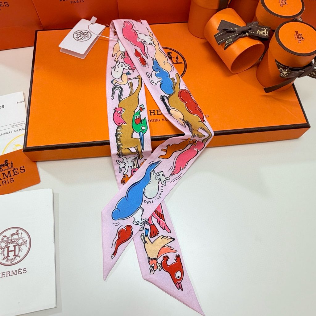 HERMES　エルメス　トゥイリー　ツイリー　千と一のウサギ　レディーススカーフ　バッグスカーフ　MILLE ET UN LAPINS - 画像 6