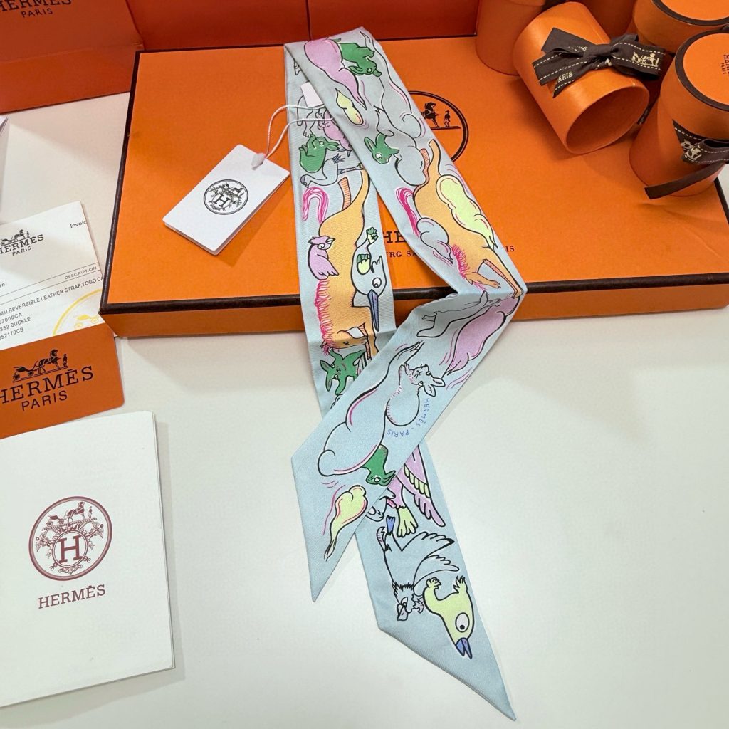 HERMES　エルメス　トゥイリー　ツイリー　千と一のウサギ　レディーススカーフ　バッグスカーフ　MILLE ET UN LAPINS - 画像 2