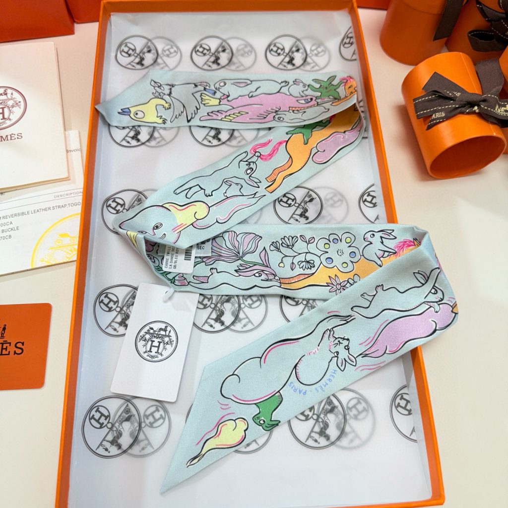 HERMES　エルメス　トゥイリー　ツイリー　千と一のウサギ　レディーススカーフ　バッグスカーフ　MILLE ET UN LAPINS - 画像 3