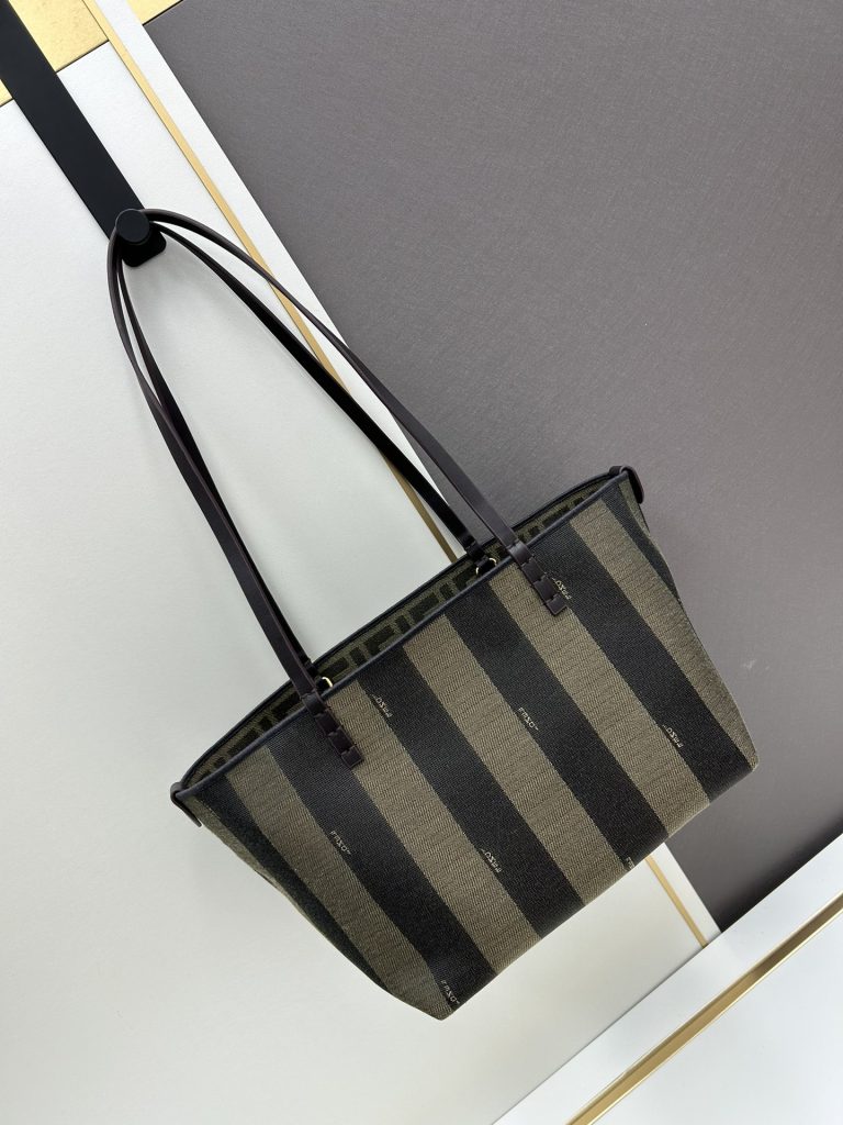 フェンディ FENDI Roll small ロール スモール リバーシブルトートバッグ FFモチーフ ファブリック レディーストートバッグ ストライプ&FFロゴ - 画像 3