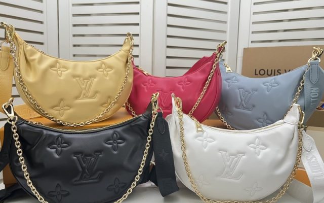 LOUIS VUITTON　ルイ·ヴィトン　新作　オーバーザムーン　ショルダーバッグ　クラッチバッグ　モノグラム　5色