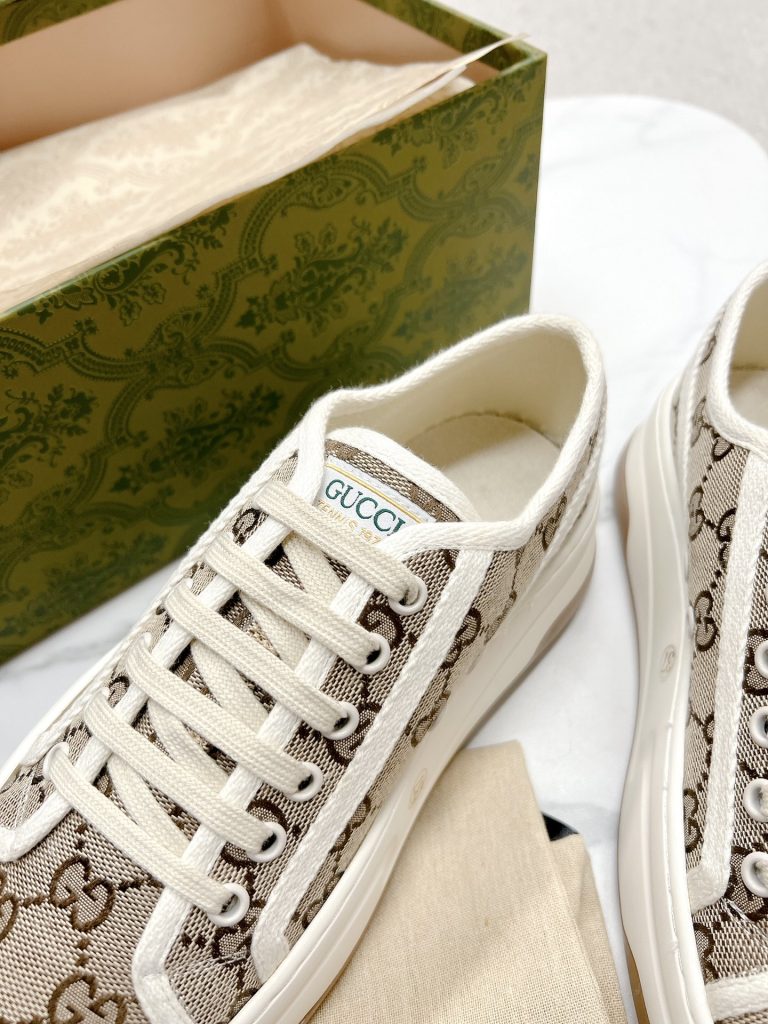 GUCCI　グッチ　GG スニーカー　レディーススニーカー　厚底スニーカー　ベージュ　オシャレシューズ - 画像 4