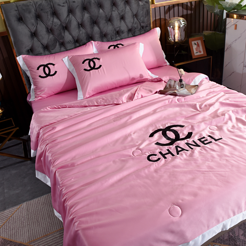 CHANEL シャネル　夏布団セット4点　羽毛肌掛け布団/ベッドシーツ/枕カバー　ひんやり接触冷感キルトケット　シルク刺繍 - 画像 2