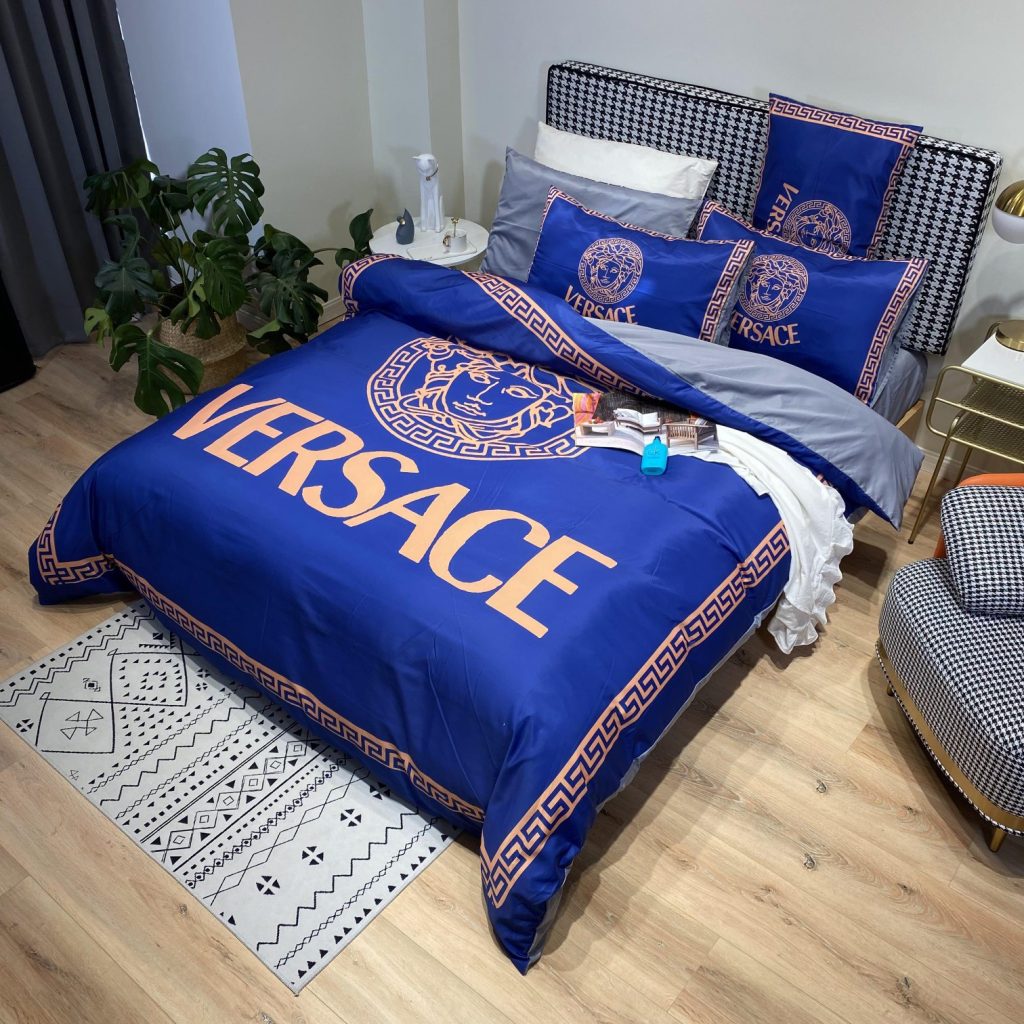 シルク生地　掛け布団カバーセット4点　ダブルサイズ/キングサイズ すべすべベッドカバー　ヴェルサーチVersace3色 - 画像 2