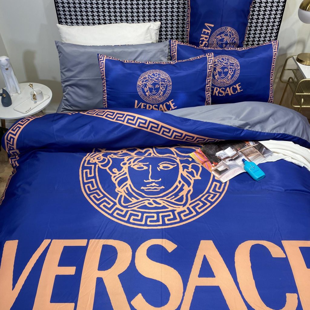 シルク生地　掛け布団カバーセット4点　ダブルサイズ/キングサイズ すべすべベッドカバー　ヴェルサーチVersace3色 - 画像 3