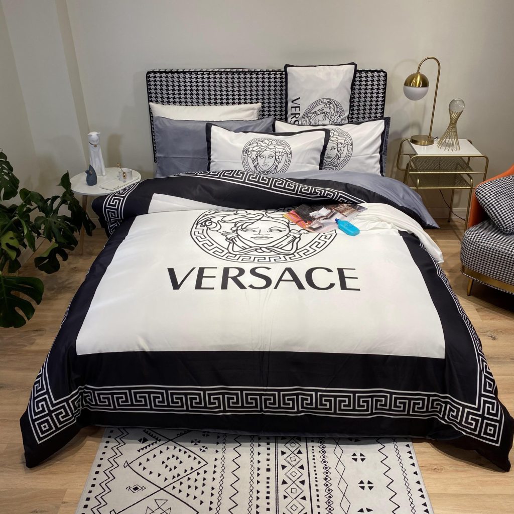 シルク生地　掛け布団カバーセット4点　ダブルサイズ/キングサイズ すべすべベッドカバー　ヴェルサーチVersace3色 - 画像 7