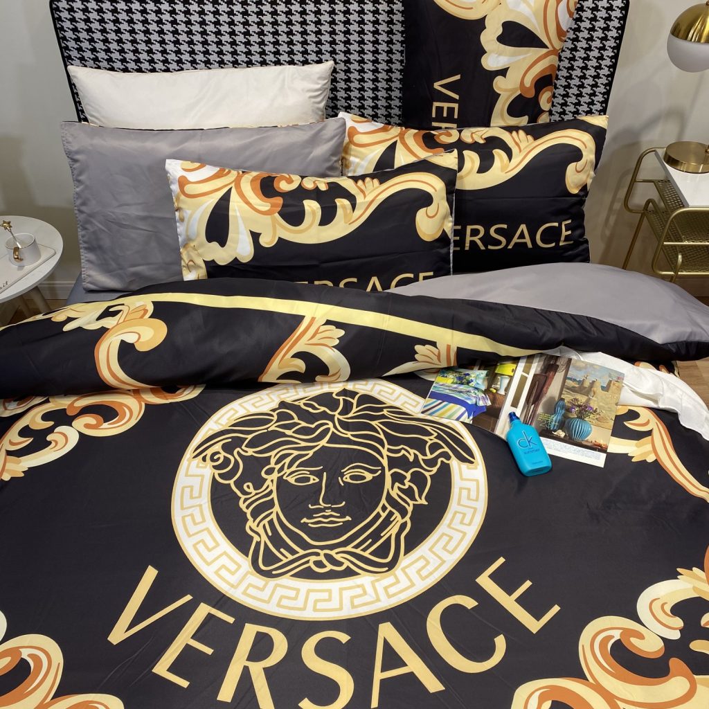 シルク生地　掛け布団カバーセット4点　ダブルサイズ/キングサイズ すべすべベッドカバー　ヴェルサーチVersace3色 - 画像 8