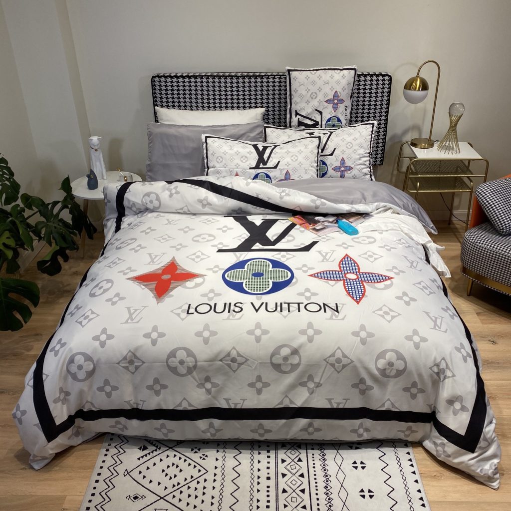 シルク生地 掛け布団カバーセット4点 ダブルサイズ/キングサイズ すべすべベッドカバー ルイヴィトンLOUIS VUITTON 3色 - 画像 4