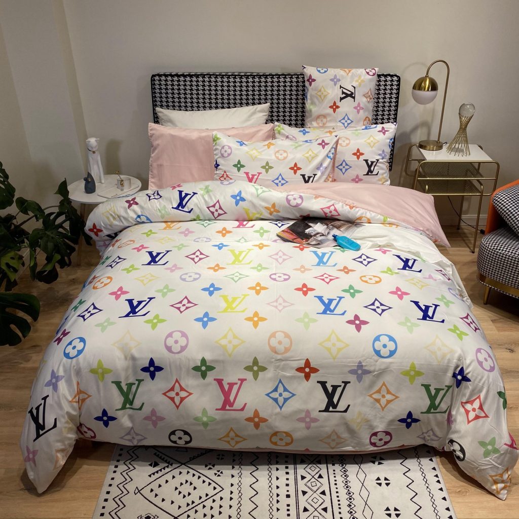 シルク生地 掛け布団カバーセット4点 ダブルサイズ/キングサイズ すべすべベッドカバー ルイヴィトンLOUIS VUITTON 3色 - 画像 7