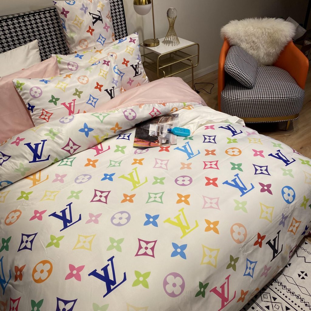 シルク生地 掛け布団カバーセット4点 ダブルサイズ/キングサイズ すべすべベッドカバー ルイヴィトンLOUIS VUITTON 3色 - 画像 8