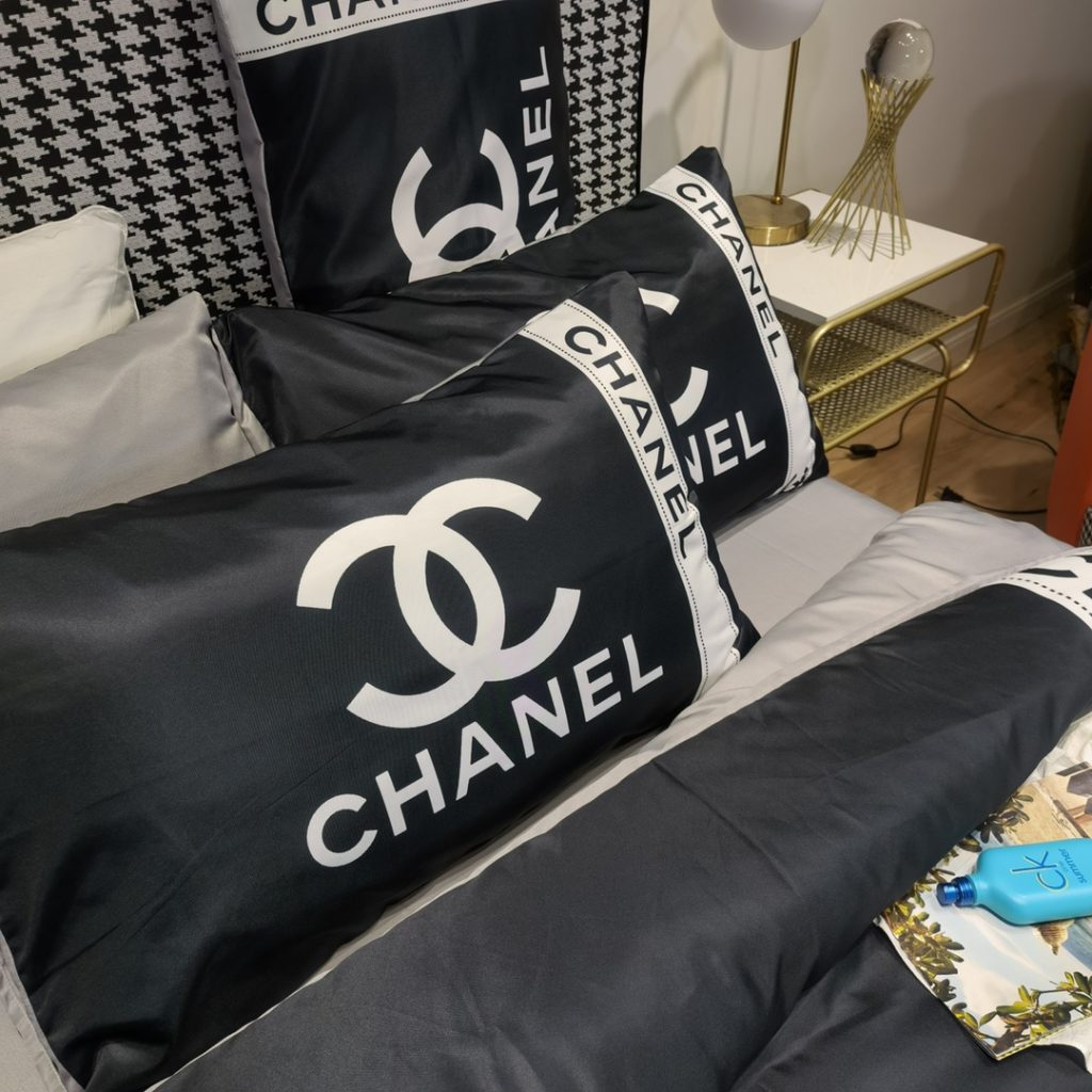 シルク生地　掛け布団カバーセット4点　ダブルサイズ/キングサイズ すべすべベッドカバー　シャネルCHANEL　3色 - 画像 3