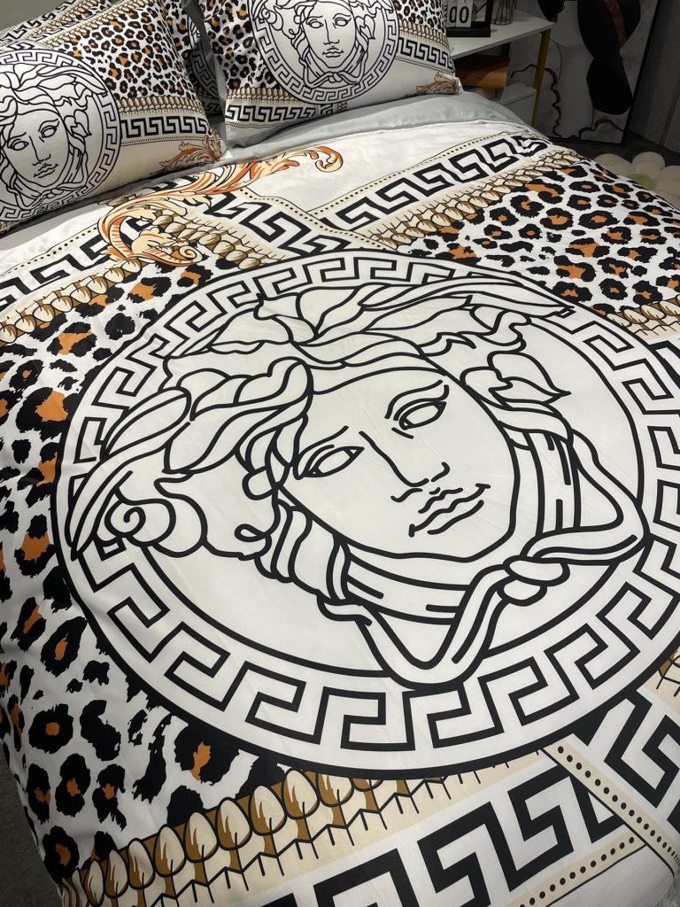 ヴェルサーチ　掛け布団カバーセット　Versace布団カバー4点セット　妙趣の絵柄寝具ベッド用品夏3色　心地よい - 画像 2