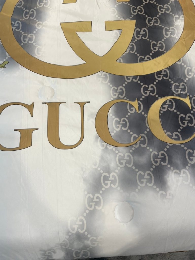 GUCCI/グッチ　夏布団セット3点　肌掛け布団と枕カバーの3点セット　キルトケット　ひんやり涼やか　キルティング　ダブルベッド選べる2色 - 画像 2